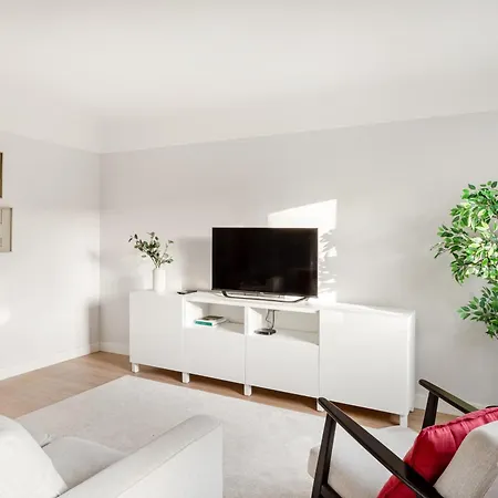 Wfh Urban Retreat @ Carnide Apartman *