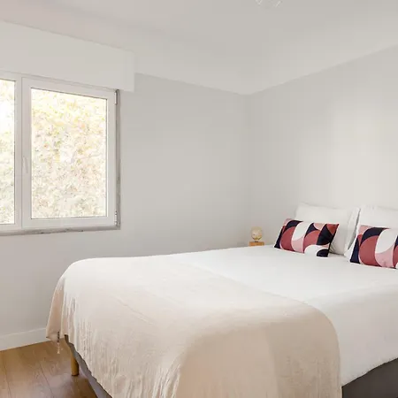 Apartment Wfh Urban Retreat At Carnide Lisbon